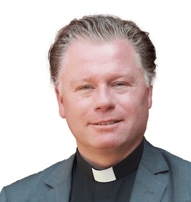 pasfoto van pastoor Ronald den Hartog